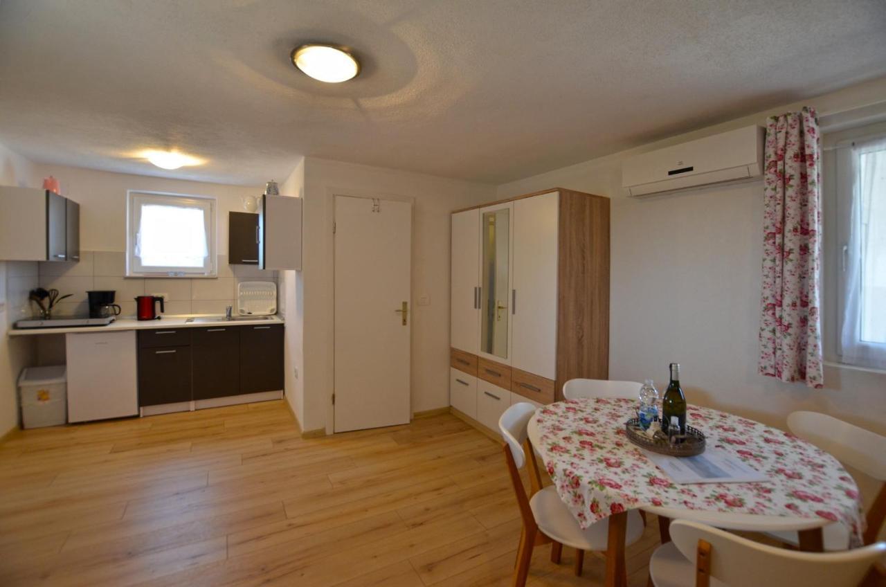 Bavica Apartments 로비니 외부 사진