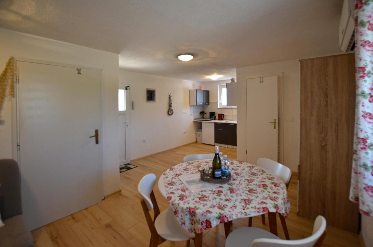 Bavica Apartments 로비니 외부 사진